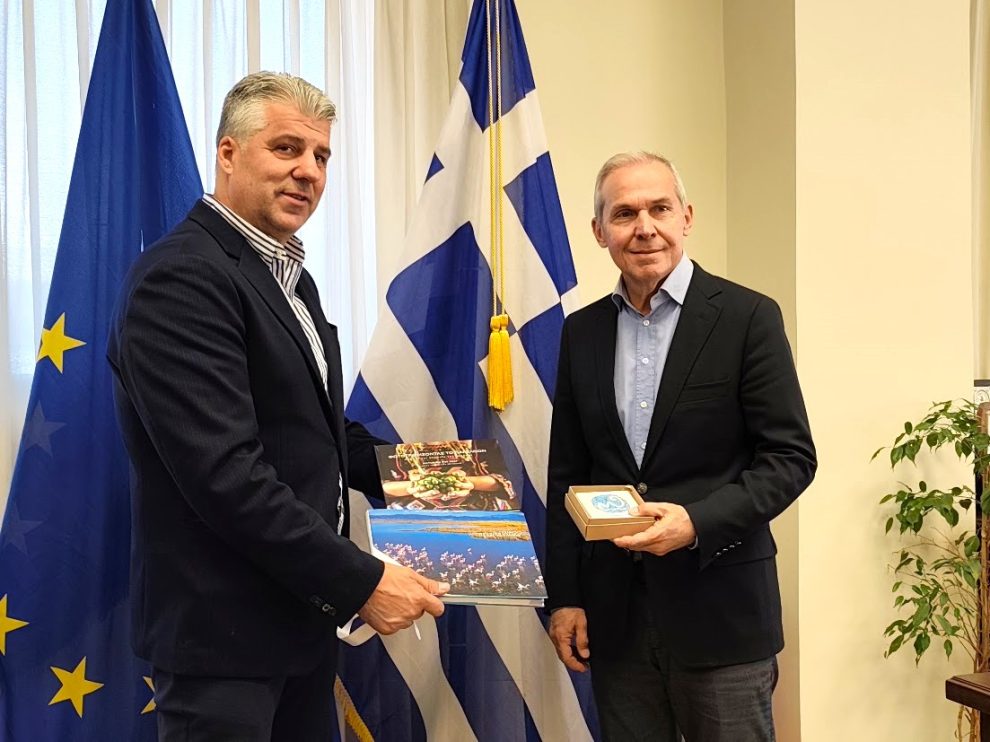 Επίσκεψη-του-Υφυπουργού-Εθνικής-Άμυνας-Θανάση-Δαβάκη-στον-Περιφερειάρχη-ΑΜΘ-Χριστόδουλο-Τοψίδη