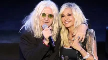 Καρβέλας-Βίσση:-“Χοντρή”-δημόσια-αντιπαράθεση-μετά-τη-μεγάλη-συναυλία-της-τραγουδίστριας-στο-ΟΑΚΑ