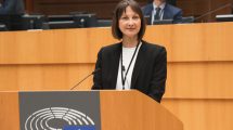 Έλενα-Κουντουρά:-Ζητά-ευρωπαϊκό-σχέδιο-προσιτής-στέγασης-με-δεσμευτικά-μέτρα,-χρηματοδοτήσεις-και-προστασία-των-πολιτών-από-εξώσεις-και-πλειστηριασμούς