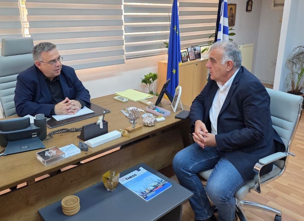 Συνάντηση-εργασίας-του-Γραμματέα-της-Αποκεντρωμένης-Διοίκησης-Μακεδονίας-–-Θράκης-Δημήτρη-Γαλαμάτη-με-τον-Δήμαρχο-Σαμοθράκης